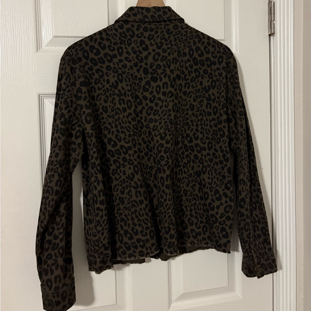 Sanctuary Leopard Print snap Button-Up Shacket - Picture 3 of 3